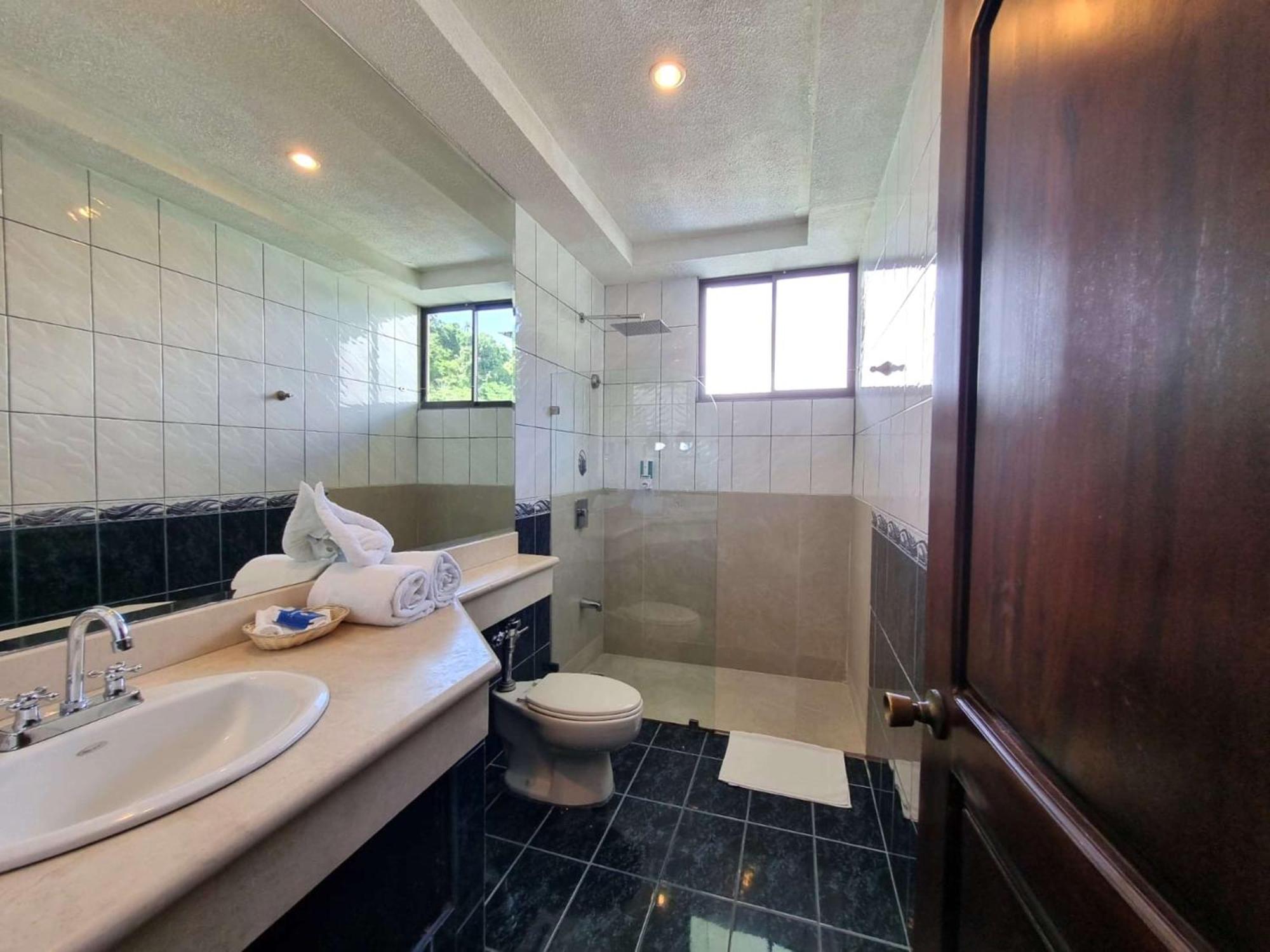Habitación Doble Premium con 2 camas dobles - No fumadores