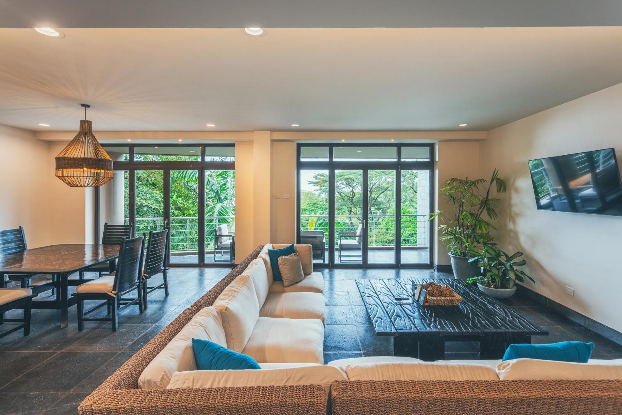 Superior Suite Ocean View # of bedrooms available depends on # of guests reserved